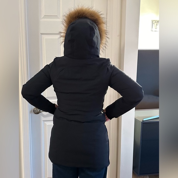 RUDSAK PARKA COURT BLEU MARINE ETAT NEUF PORTÉ 2 FOIS AVEC FOURRURE - Picture 2 of 10